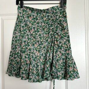 Ruffled mini skirt size medium
